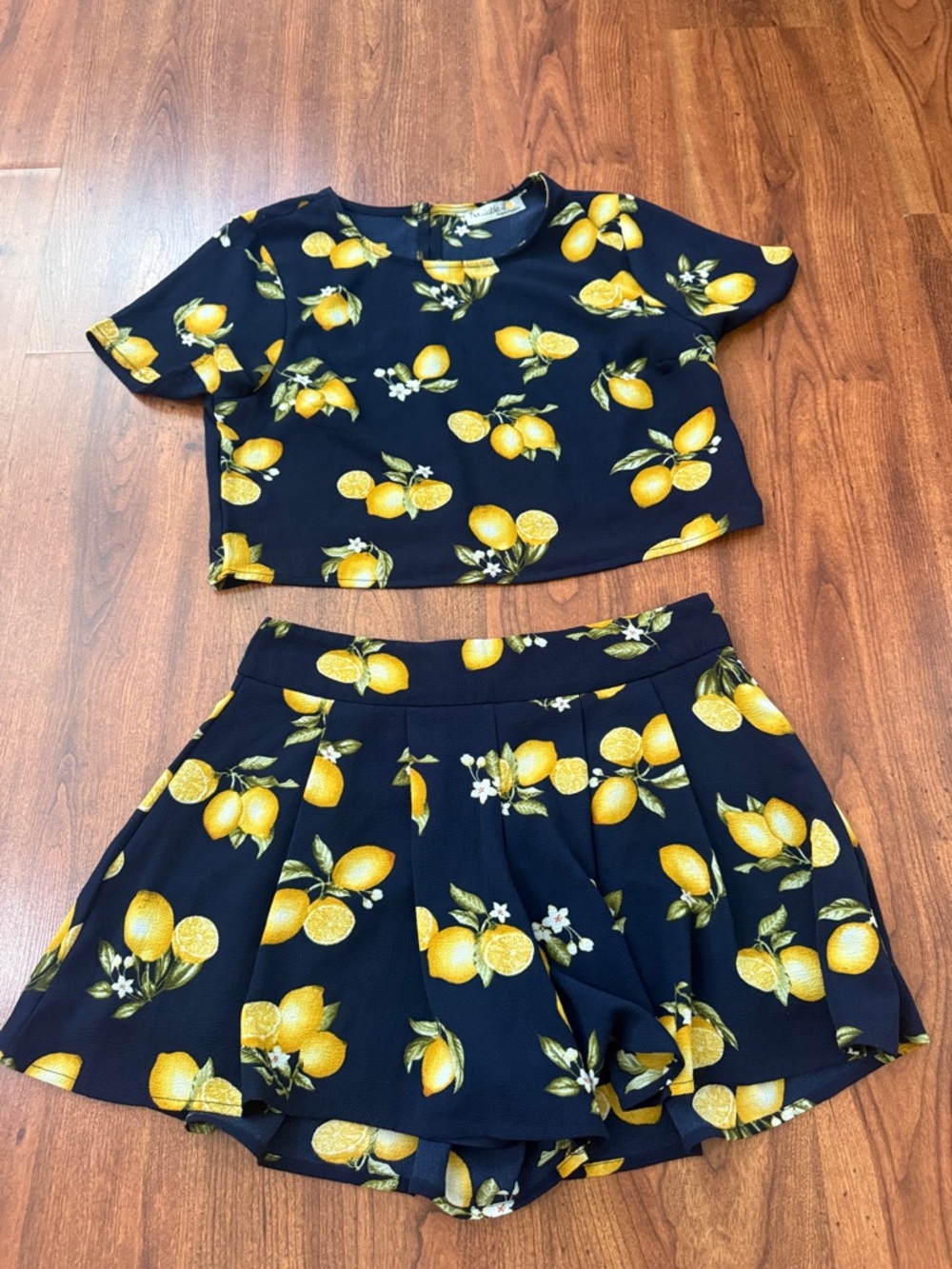 Lemon Print Crop Top & Shorts Set - Navy & Yellow